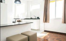 Lindo Apartamento a 500m da Barra